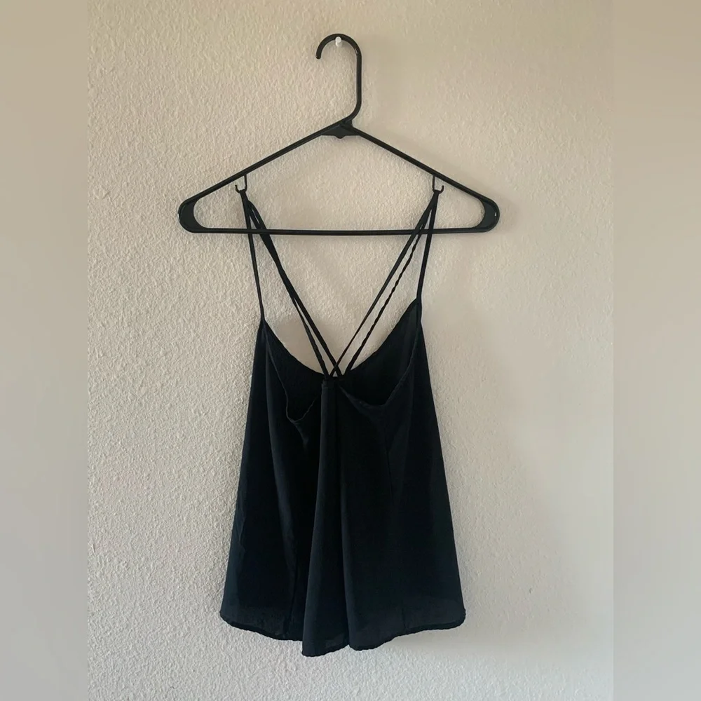 HOLLISTER TANK - Picture 2 of 4